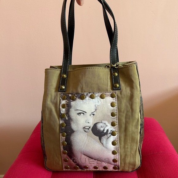 GUESS Army Green Marilyn Purse with Studs and matching wallet - Picture 6 of 7